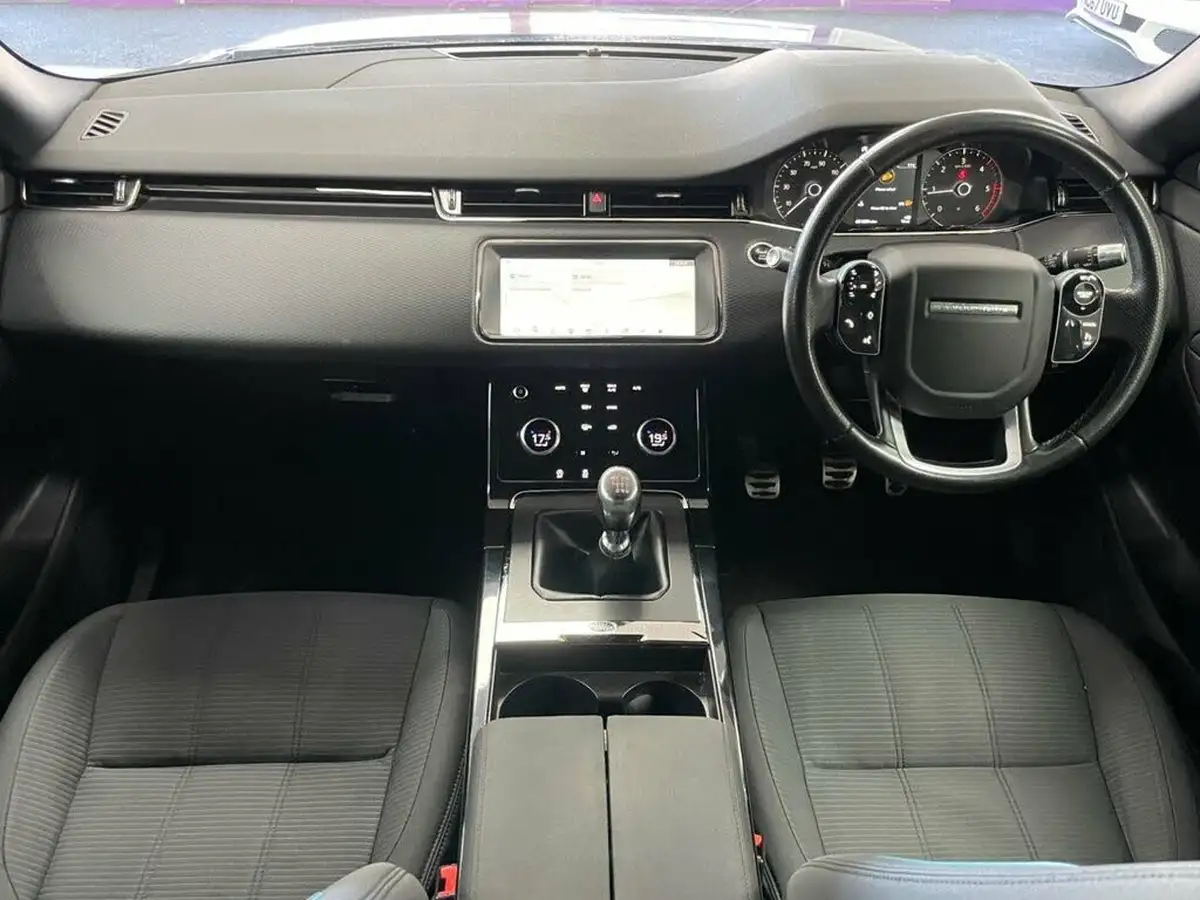 2019-land-rover-range-rover-evoque-20-d150-r-dynamic-big-1