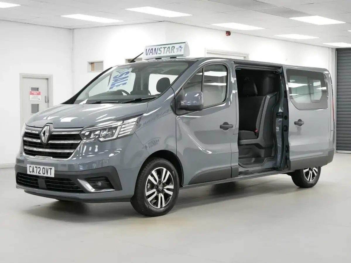 2022-renault-trafic-20dci-ll30-150-sport-crew-big-1