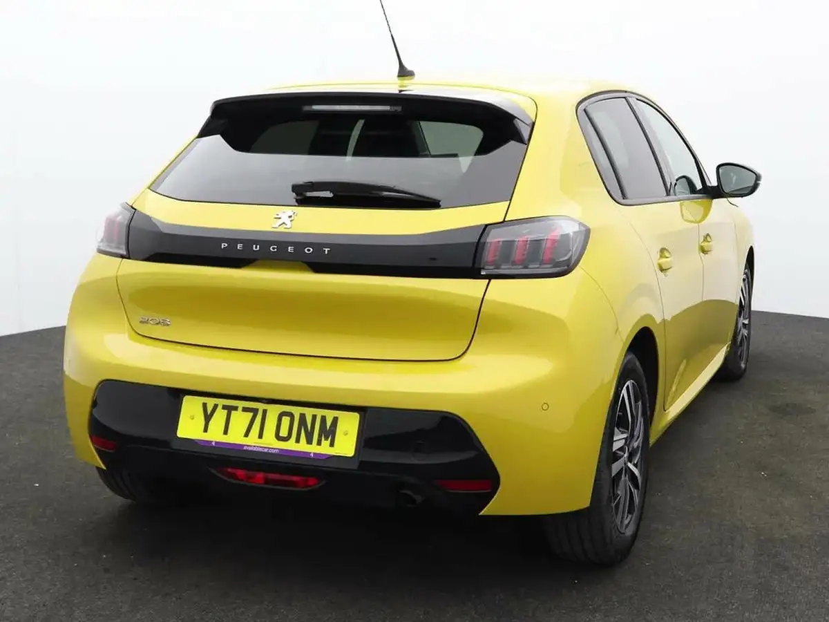 2021-peugeot-208-12-puretech-allure-premium-100bhp-big-4
