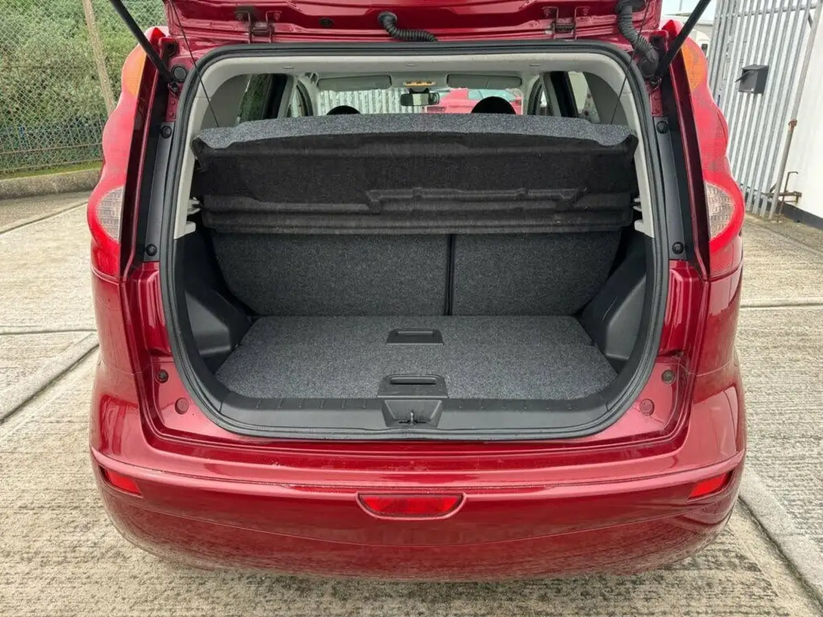 2011-nissan-note-14-n-tec-big-5