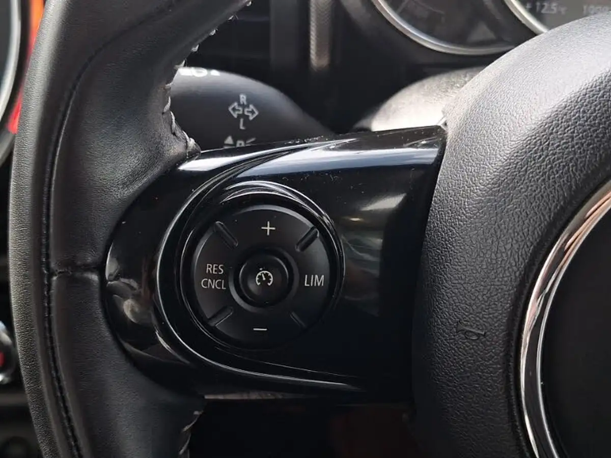 2020-mini-cooper-15-cooper-exclusive-hatchback-3d-big-13