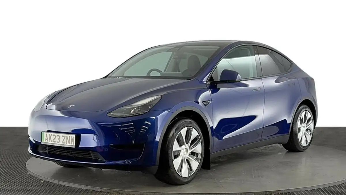 2023-tesla-model-y-e-rwd-big-0