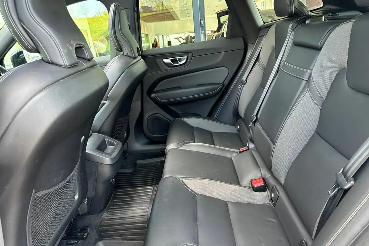 2021-volvo-xc60-20-b5-r-design-pro-awd-big-16