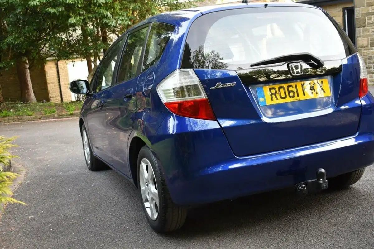 2011-honda-jazz-14-es-t-big-27