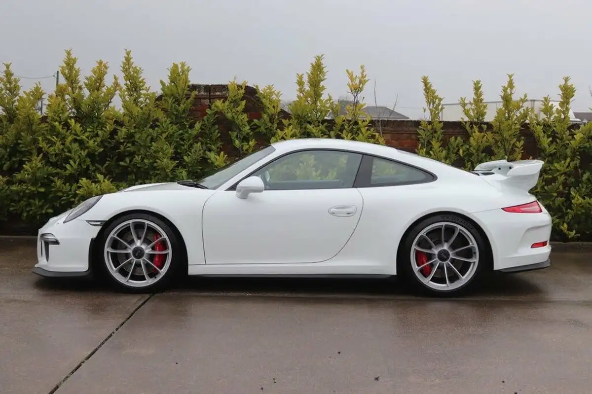 2014-porsche-911-38-gt3-big-8