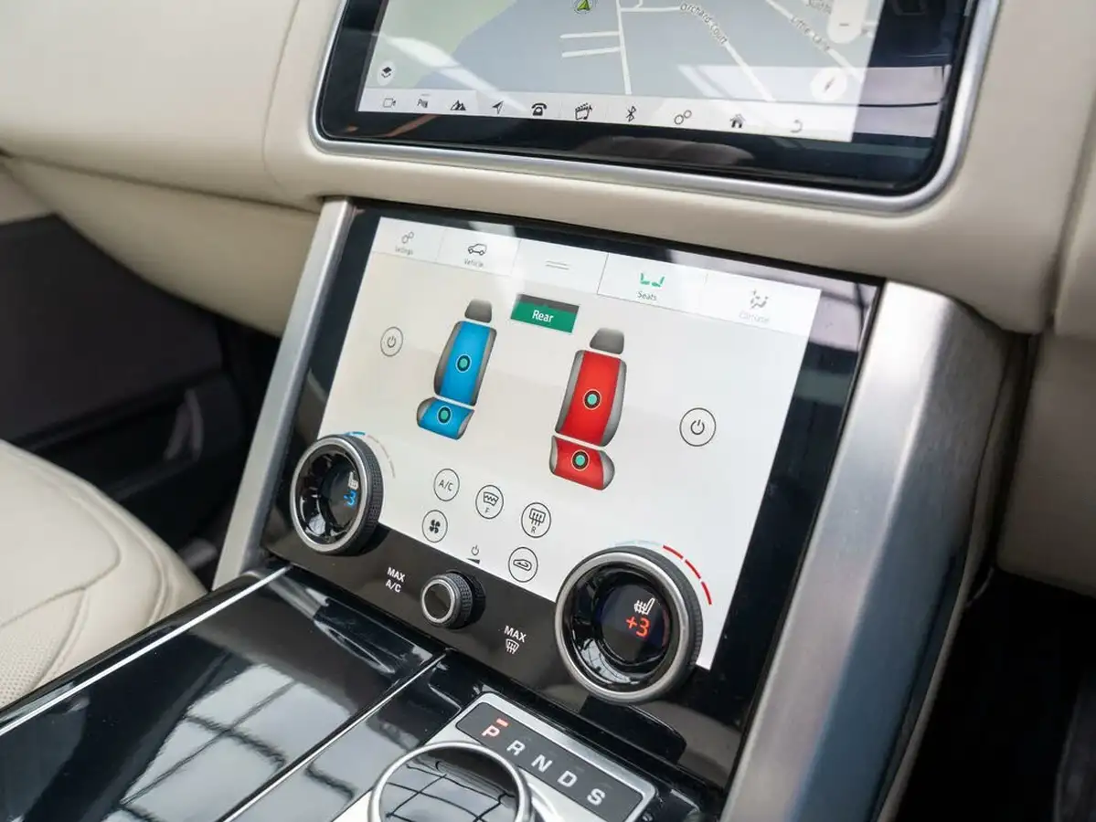 2021-land-rover-range-rover-30-p400-vogue-se-big-17