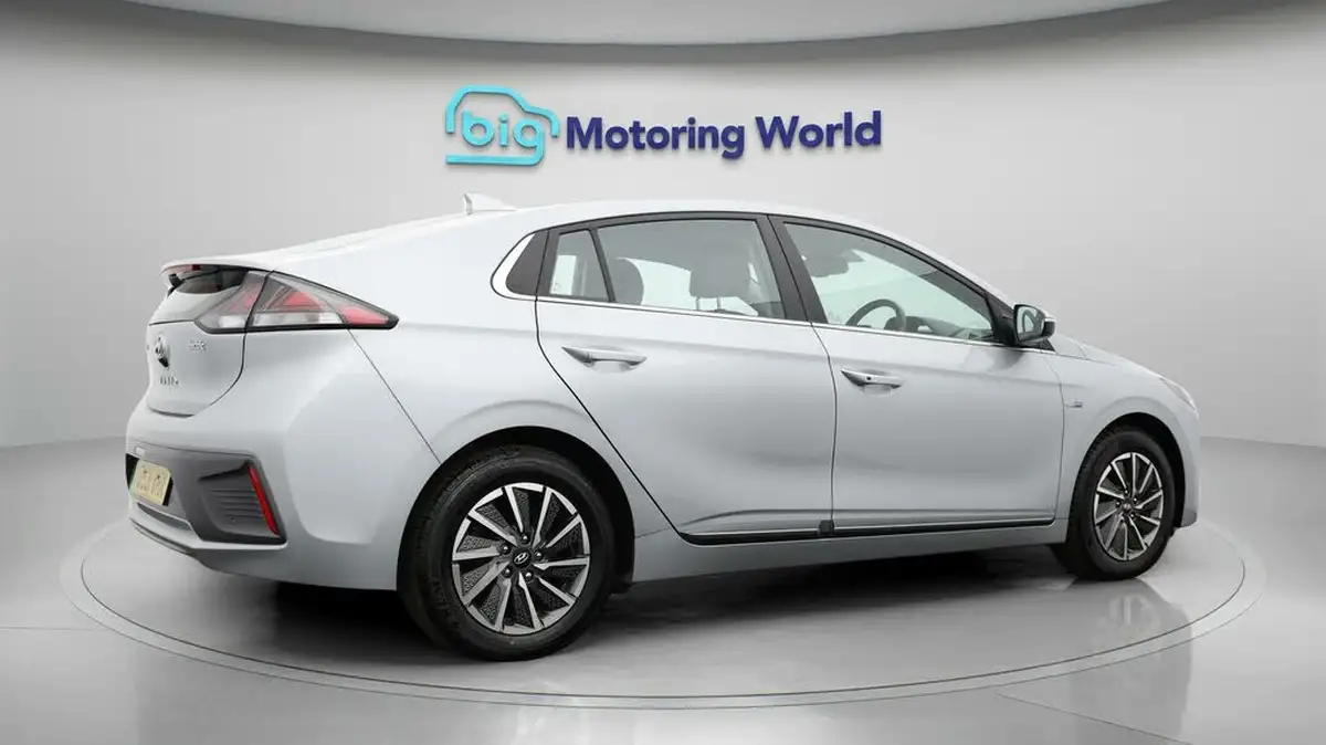 2021-hyundai-ioniq-e-premium-electric-100kw-big-6