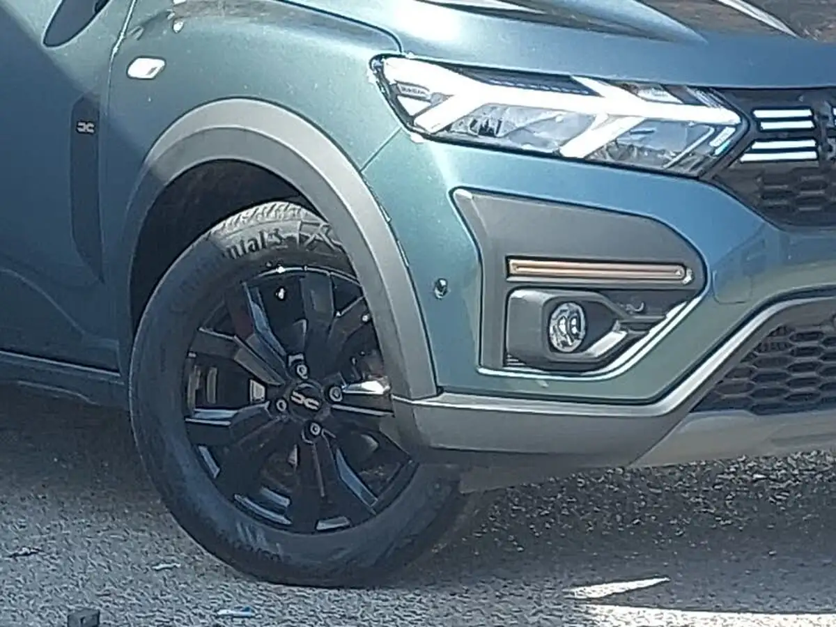 2024-dacia-sandero-stepway-10-tce-extreme-90bhp-big-8