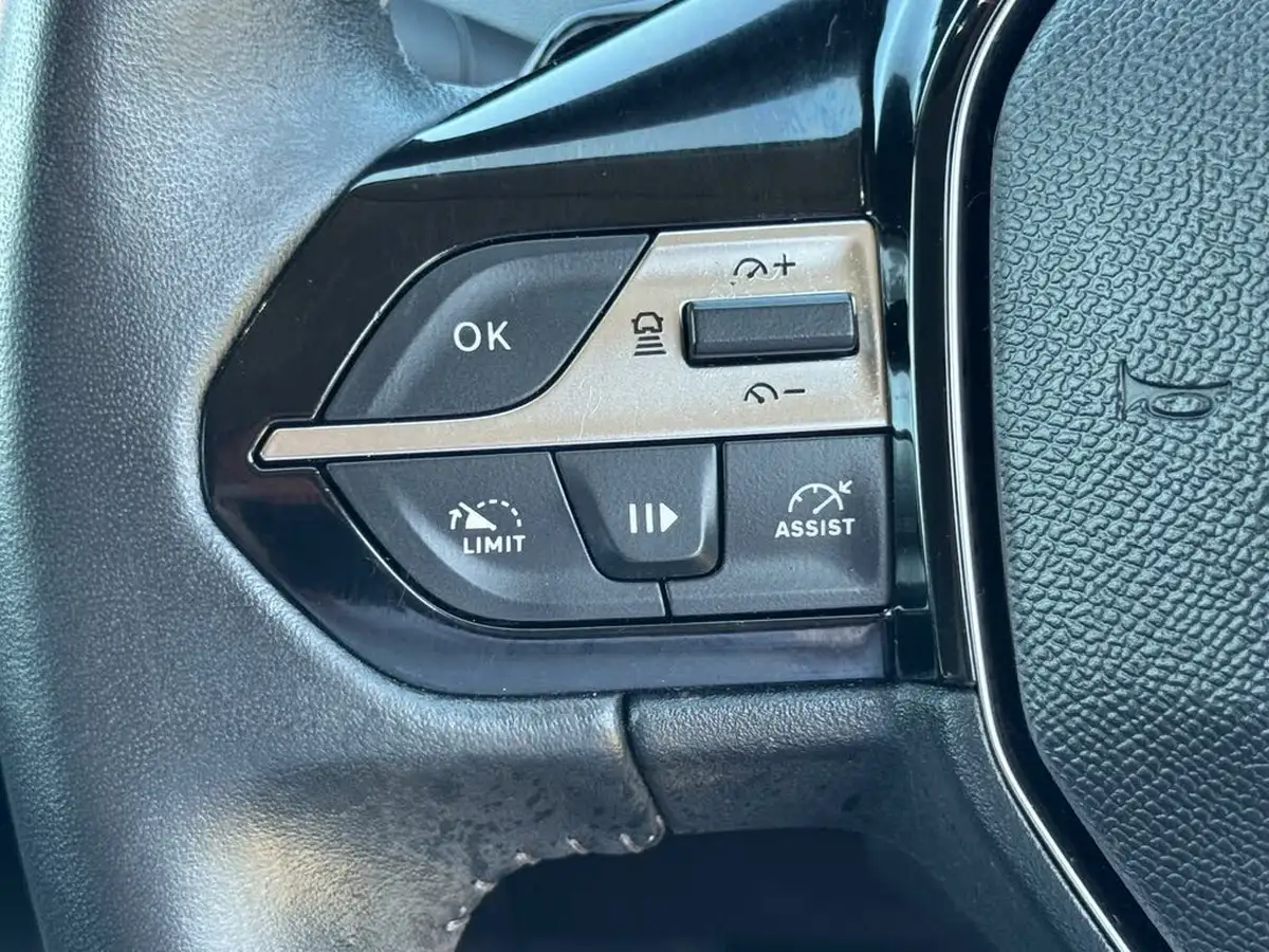 2022-peugeot-308-12-puretech-allure-premium-eat8-big-22