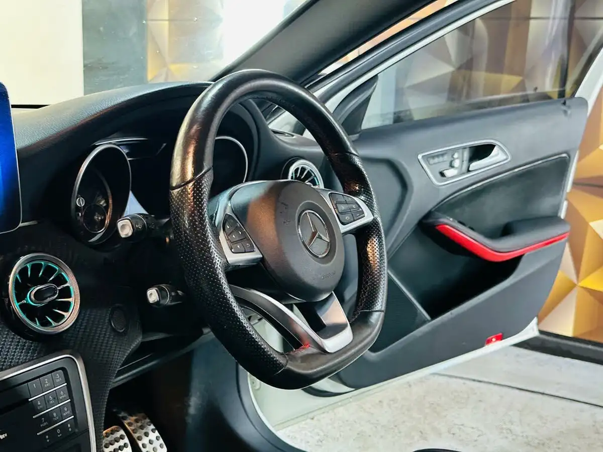 2016-mercedes-benz-a-class-15d-a180d-amg-line-premium-plusss-big-2