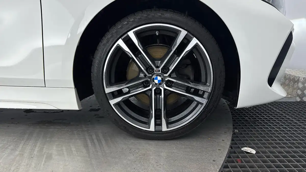2022-bmw-1-series-15-118i-m-sport-lcp-big-24