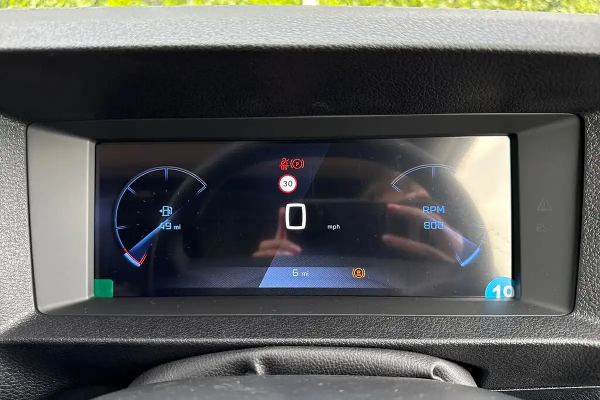 2024-peugeot-expert-15-bluehdi-professional-long-big-40
