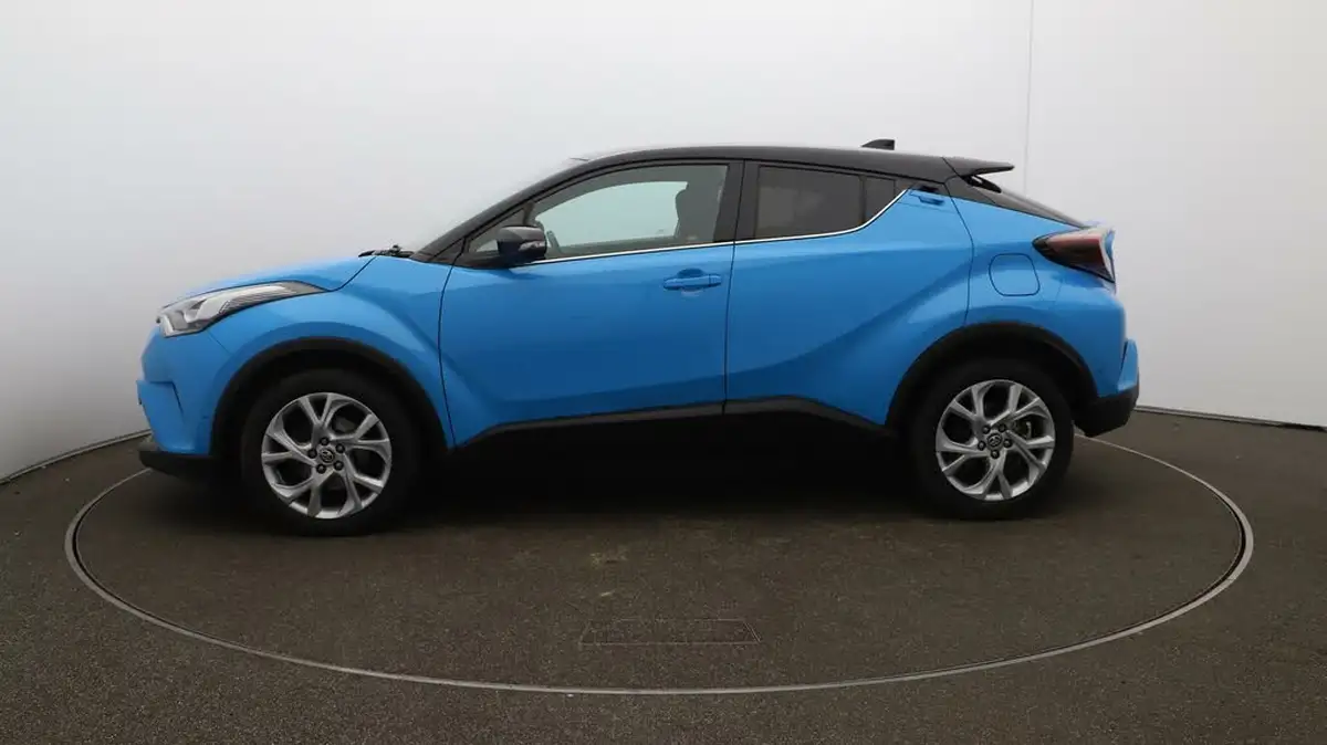 2018-toyota-c-hr-12-dynamic-big-57