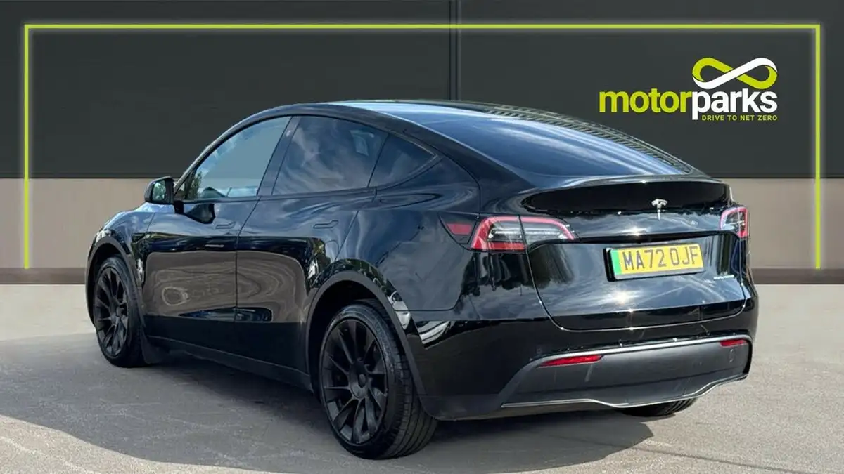 2022-tesla-model-y-e-long-range-big-4