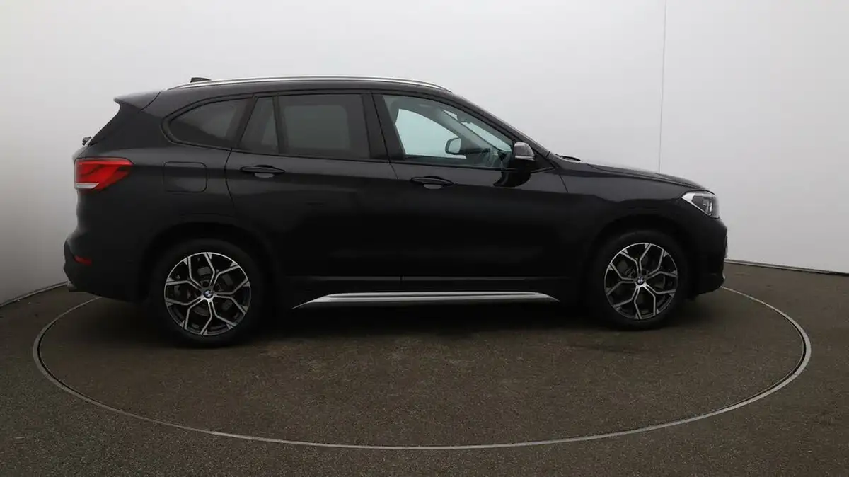 2022-bmw-x1-20-xdrive20i-xline-big-41