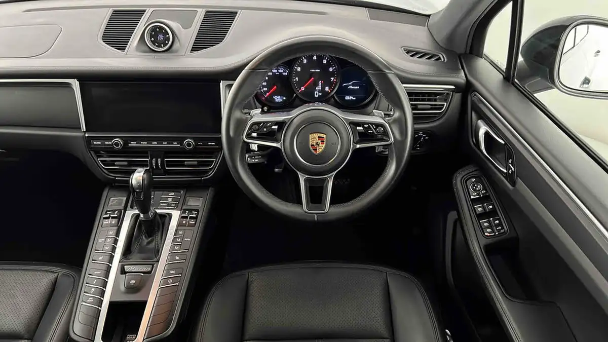 2019-porsche-macan-20-big-9