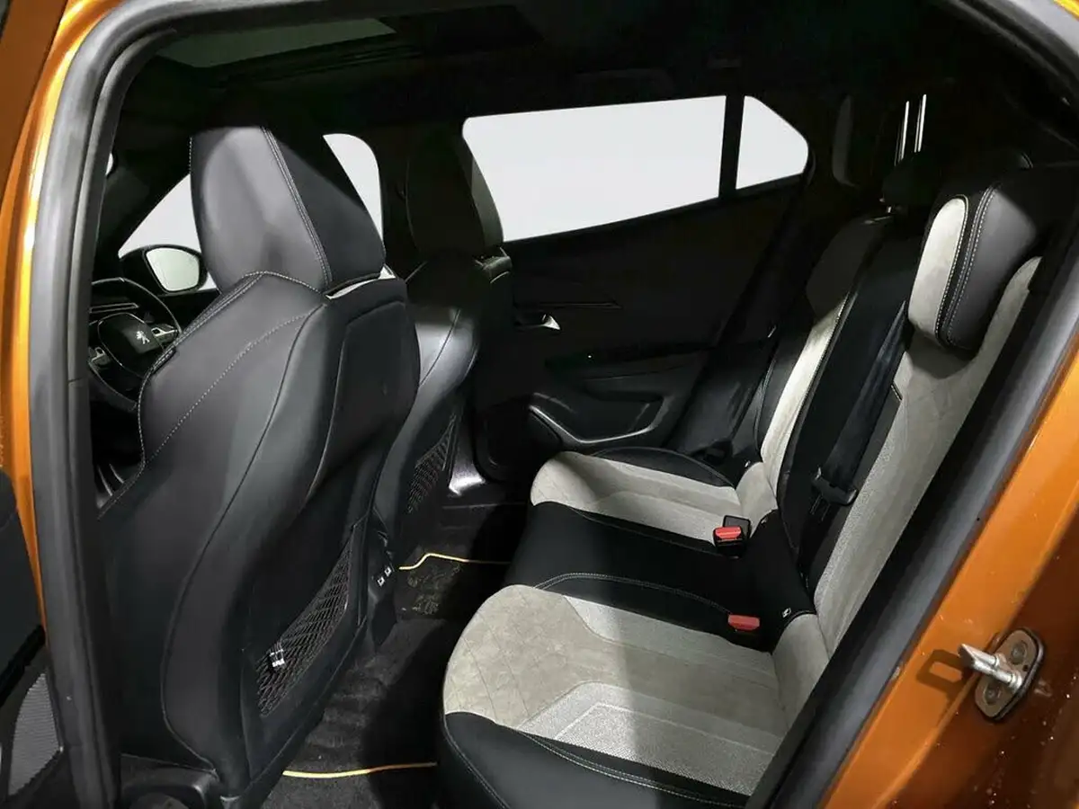 2021-peugeot-2008-suv-e-gt-premium-big-12