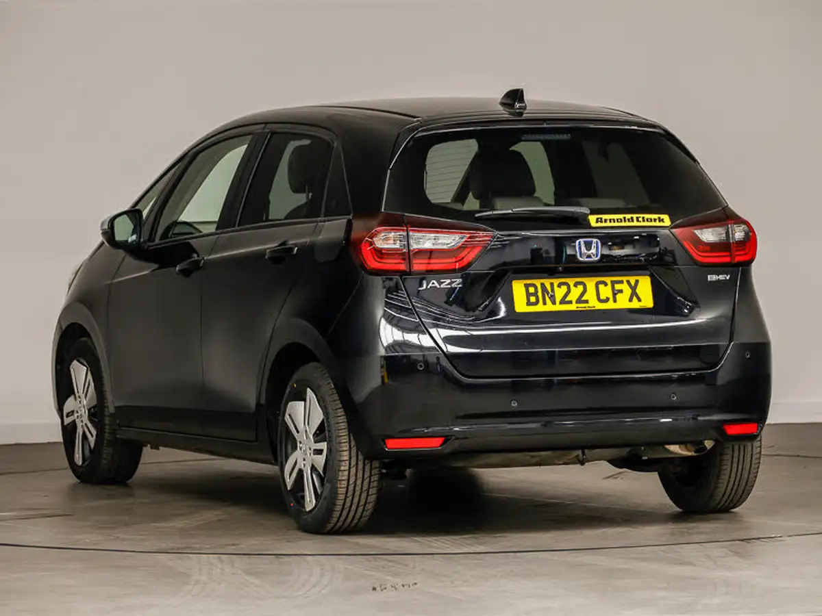 2022-honda-jazz-15-i-mmd-ex-107ps-big-1