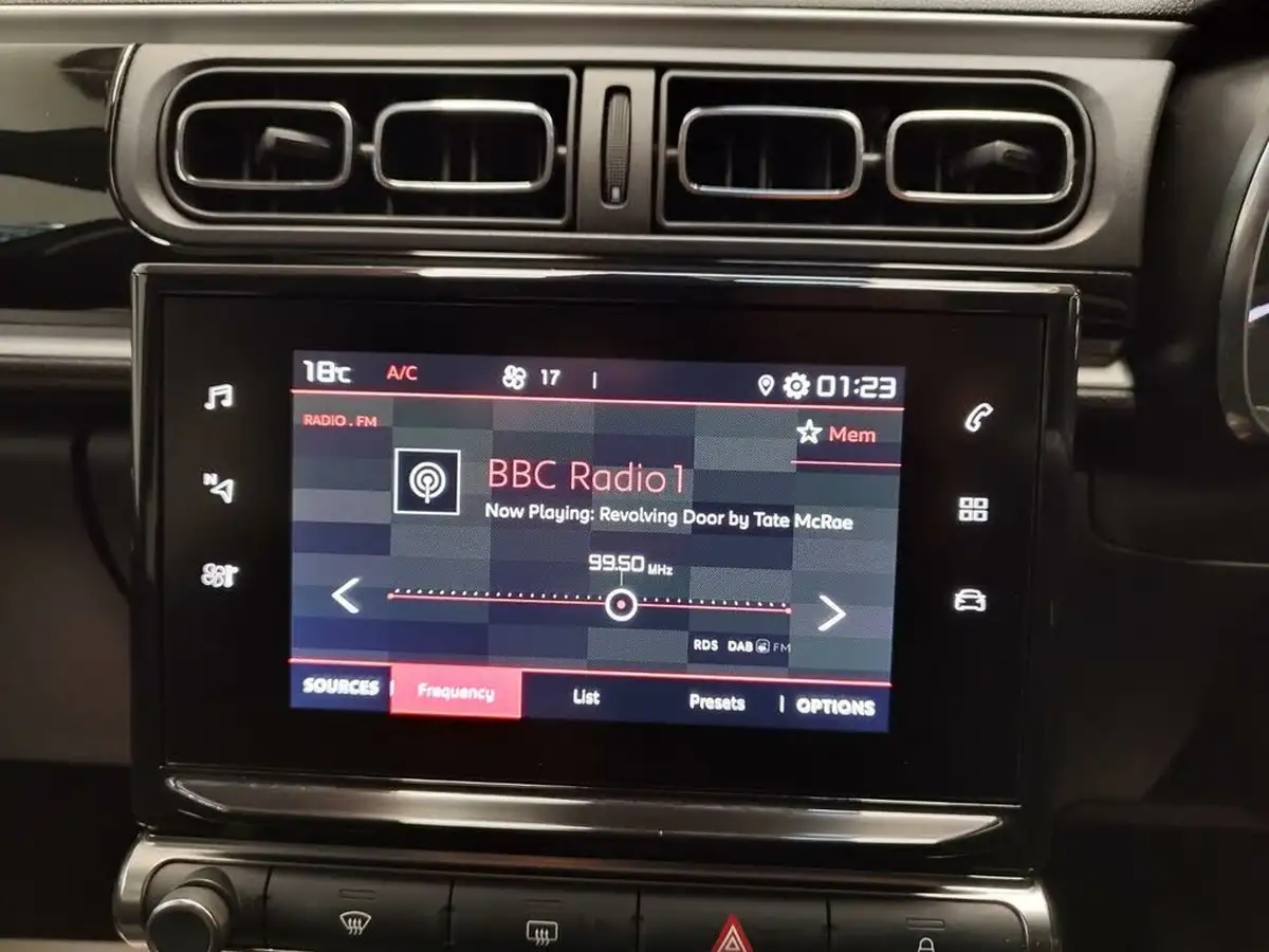2019-citroen-c3-12-puretech-flair-82ps-ss-big-17