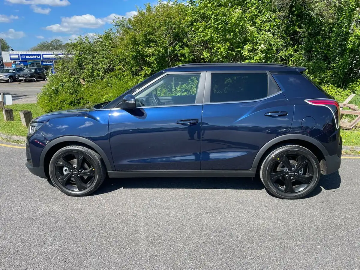 2025-kgm-ssangyong-tivoli-15-k40-big-3