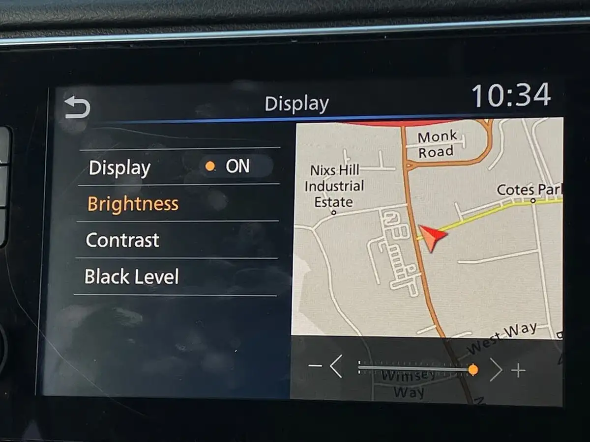 2024-nissan-leaf-e-tekna-39kwh-big-34