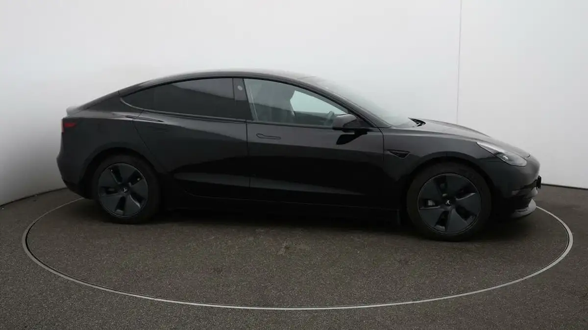 2021-tesla-model-3-e-long-range-awd-big-40