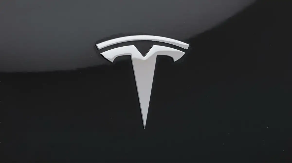 2021-tesla-model-3-e-long-range-awd-big-23