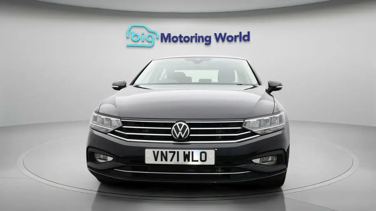 2021-volkswagen-passat-20tdi-se-nav-150ps-saloon-4d-dsg-big-1