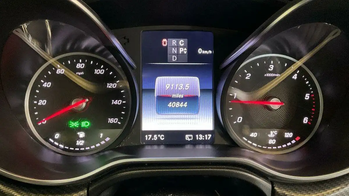 2021-mercedes-benz-v-class-20d-v300d-amg-line-long-239ps-big-7