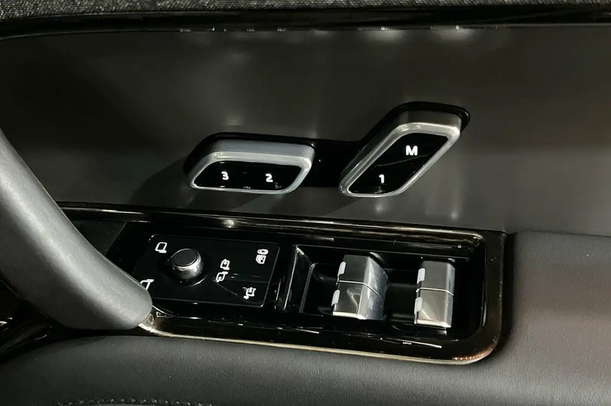 2024-land-rover-range-rover-sport-30-d300-dynamic-se-big-38