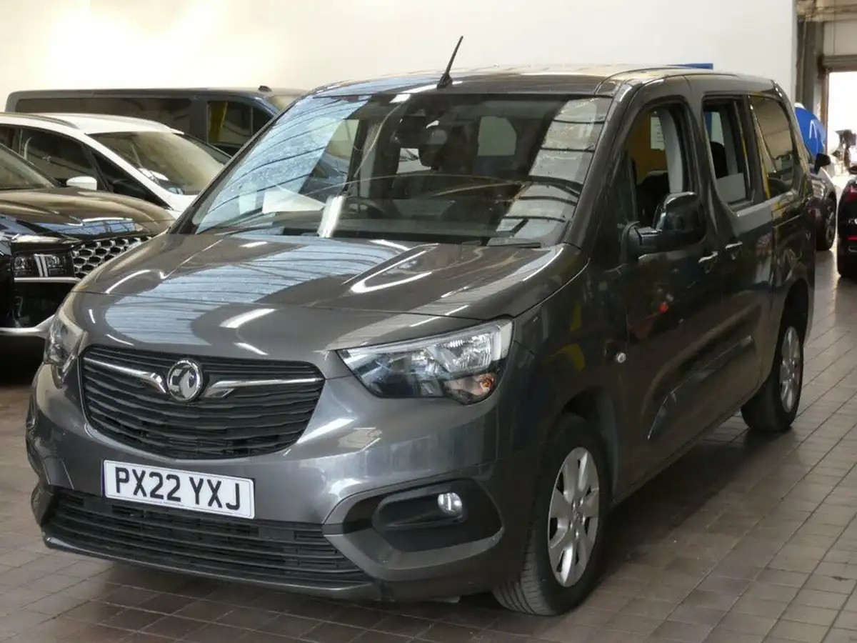2022-vauxhall-combo-life-15-se-xl-100ps-big-4