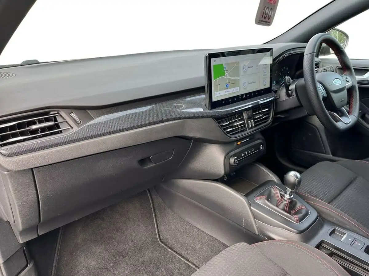 2024-ford-focus-10t-st-line-125ps-hatchback-big-8