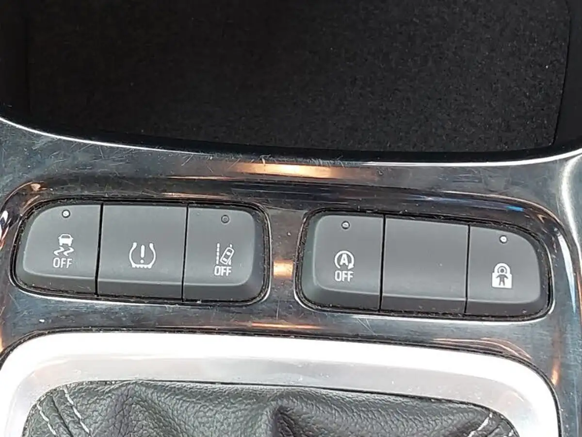 2022-vauxhall-crossland-12i-design-big-18
