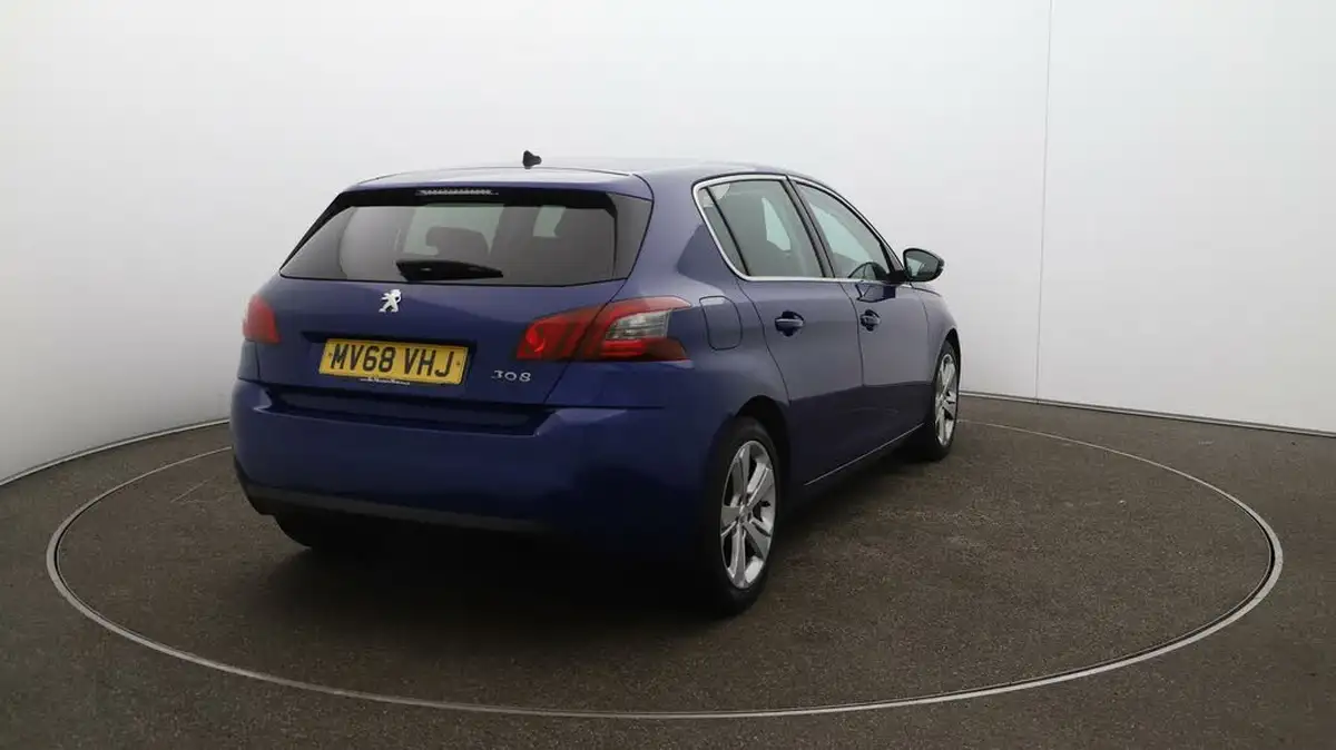 2018-peugeot-308-15-bluehdi-allure-15-bluehdi-big-56