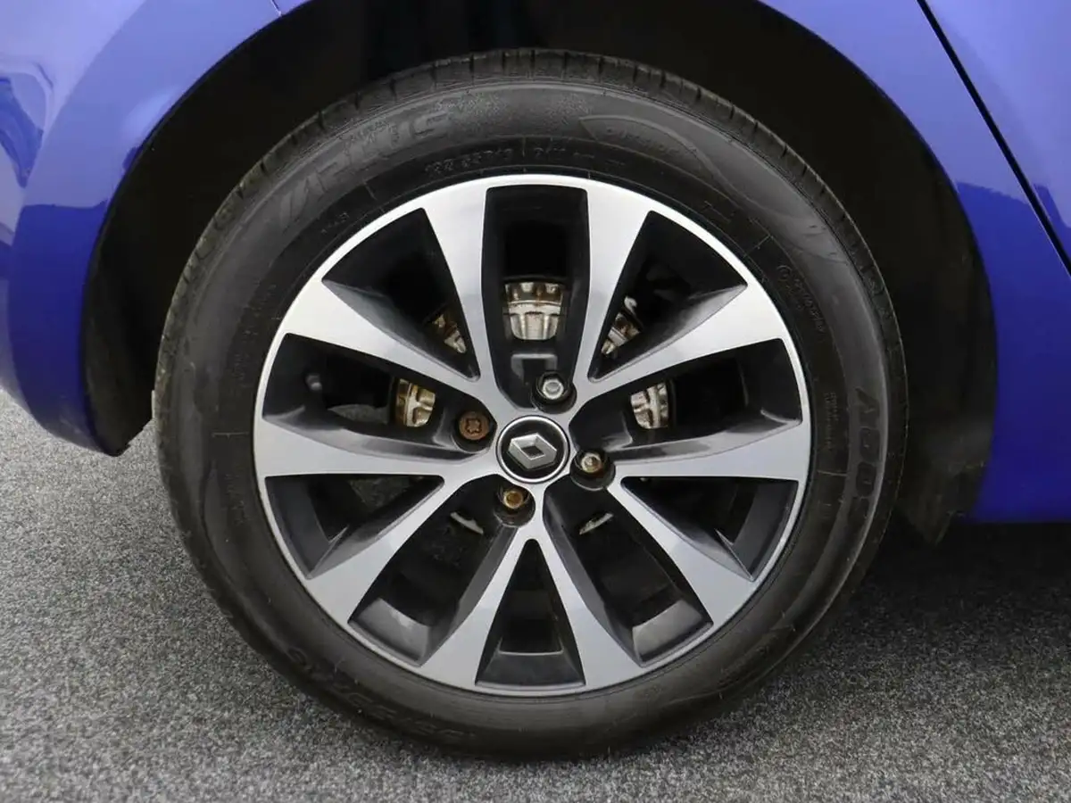 2021-renault-clio-10-tce-iconic-90ps-big-6