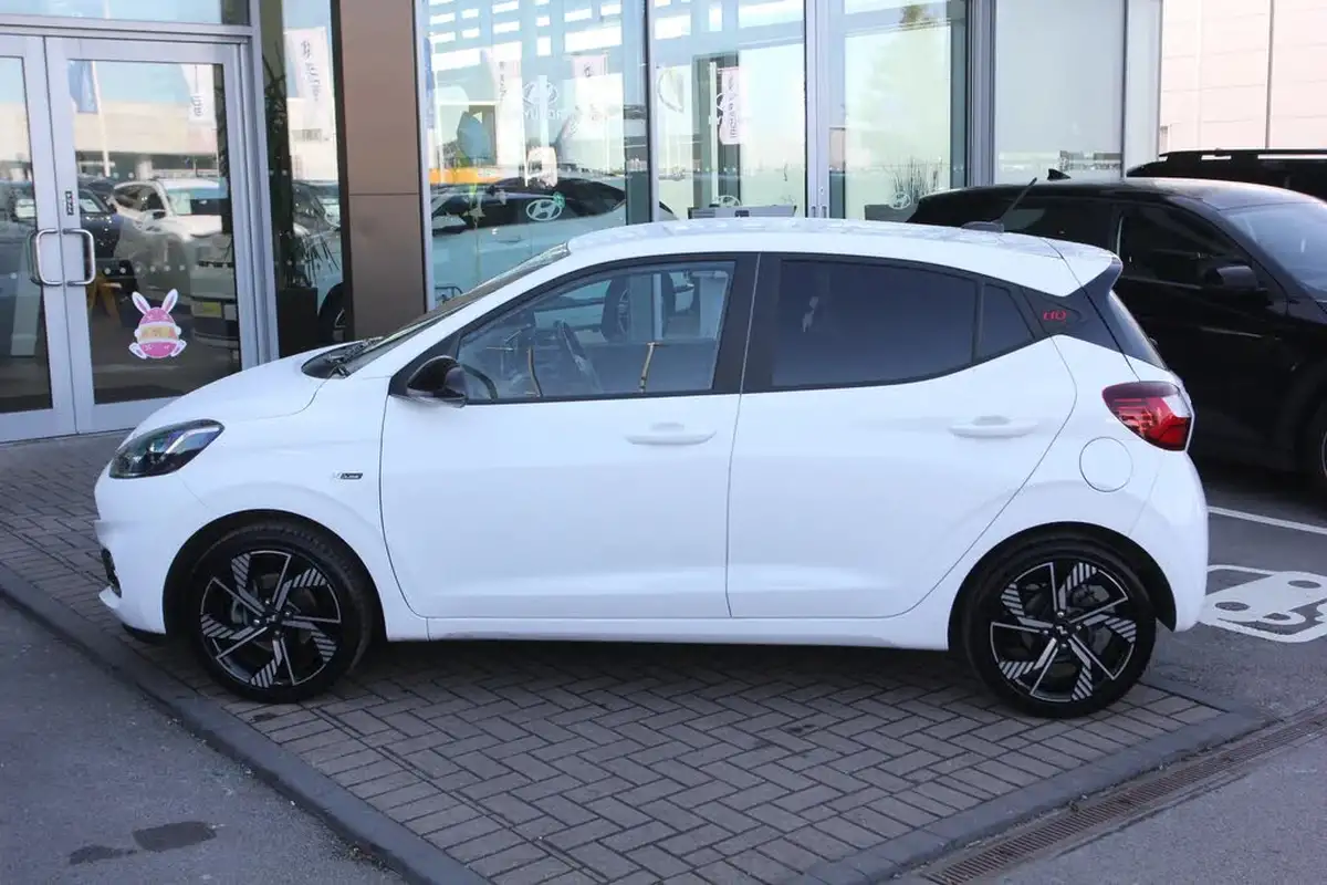 2024-hyundai-i10-10-t-gdi-n-line-90ps-two-tone-roof-big-5