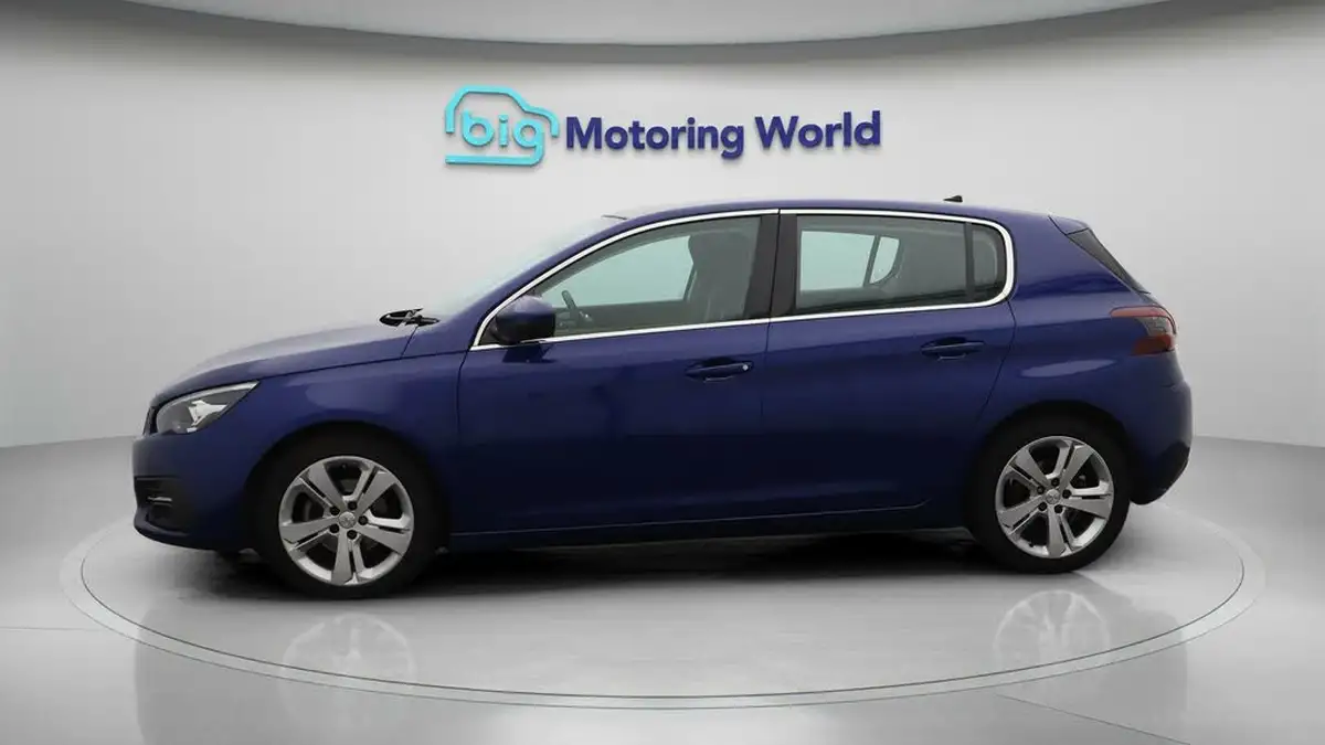 2018-peugeot-308-15-bluehdi-allure-15-bluehdi-big-4