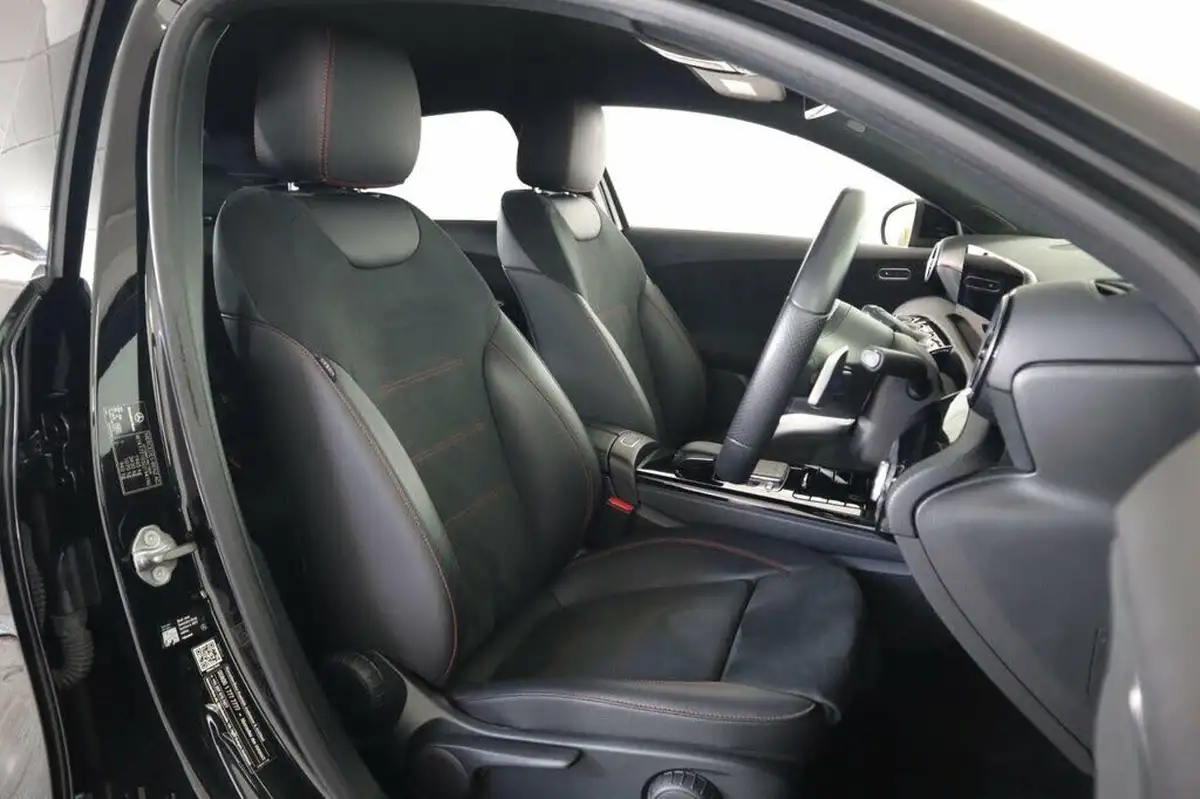 2020-mercedes-benz-a-class-15d-a180d-amg-line-executive-saloon-4d-7g-dct-big-13