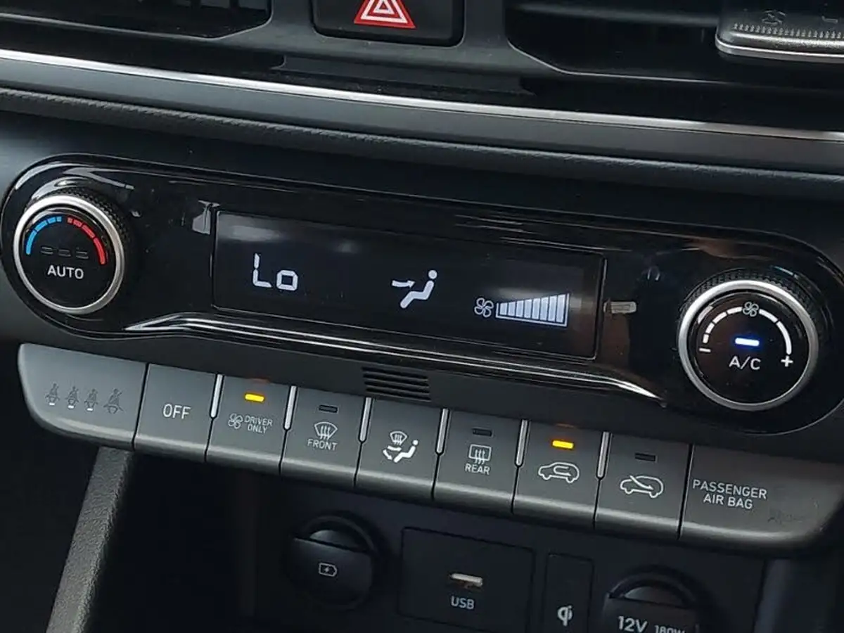 2022-hyundai-kona-16-gdi-premium-big-13