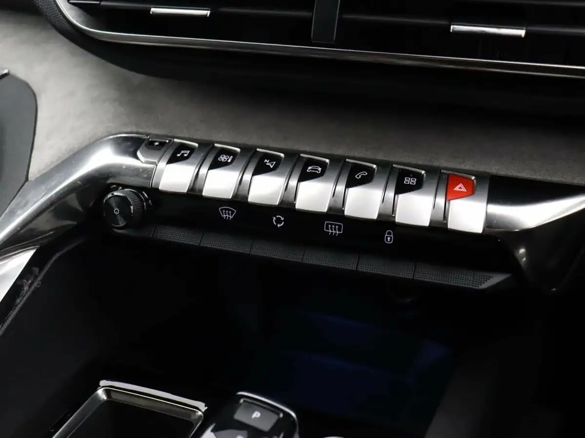 2021-peugeot-3008-suv-16-puretech-gt-premium-300bhp-4wd-hybrid4-e-eat8-big-41