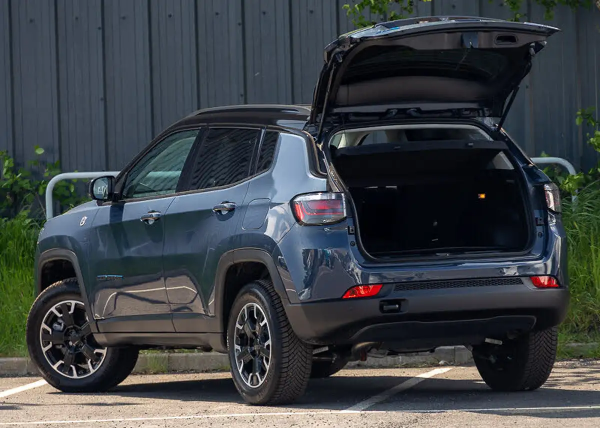 2025-jeep-compass-13-gse-trailhawk-big-12