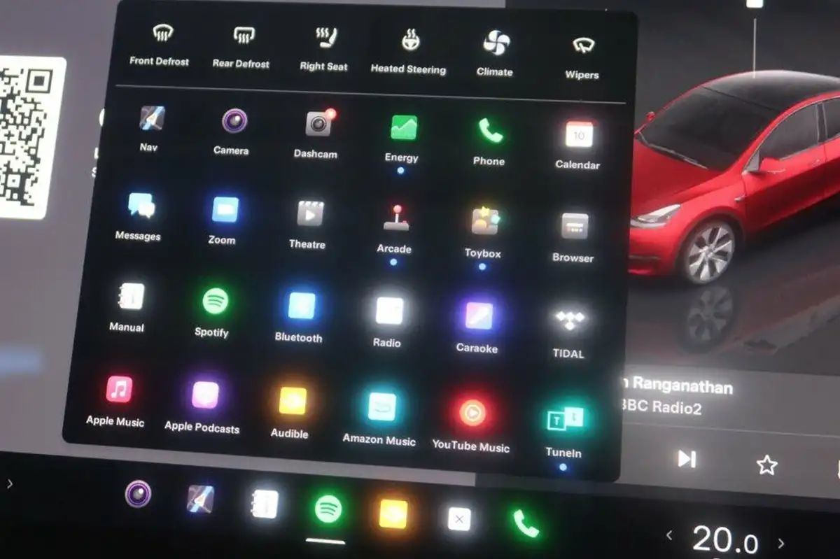 2022-tesla-model-y-e-long-range-big-25