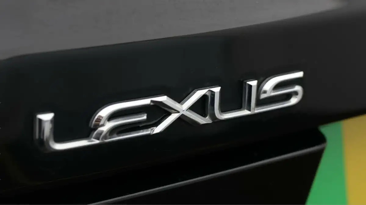 2021-lexus-ux-300e-e-ux-big-20