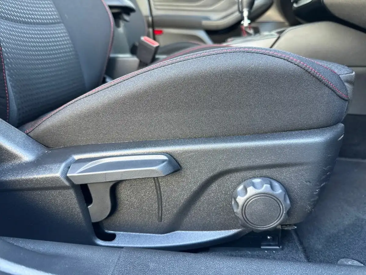 2025-ford-focus-10t-st-line-125ps-hatchback-big-29
