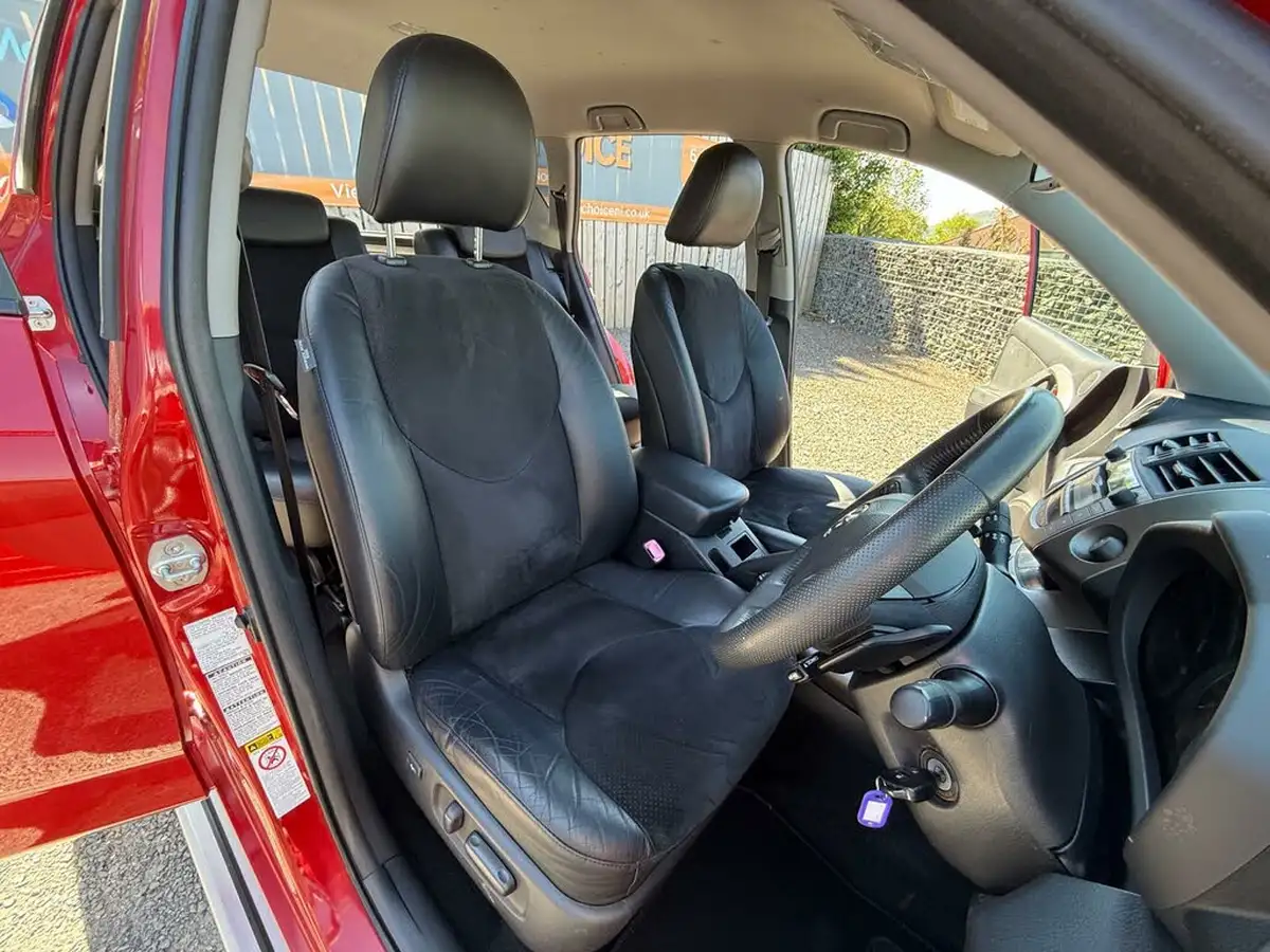 2012-toyota-rav4-22td-xt-r-22d-cat-150bhpawd-auto-big-43