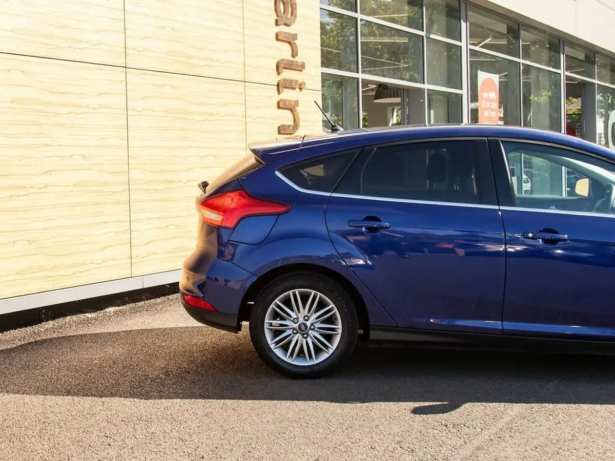 2018-ford-focus-10t-zetec-edition-125ps-hatchback-big-6