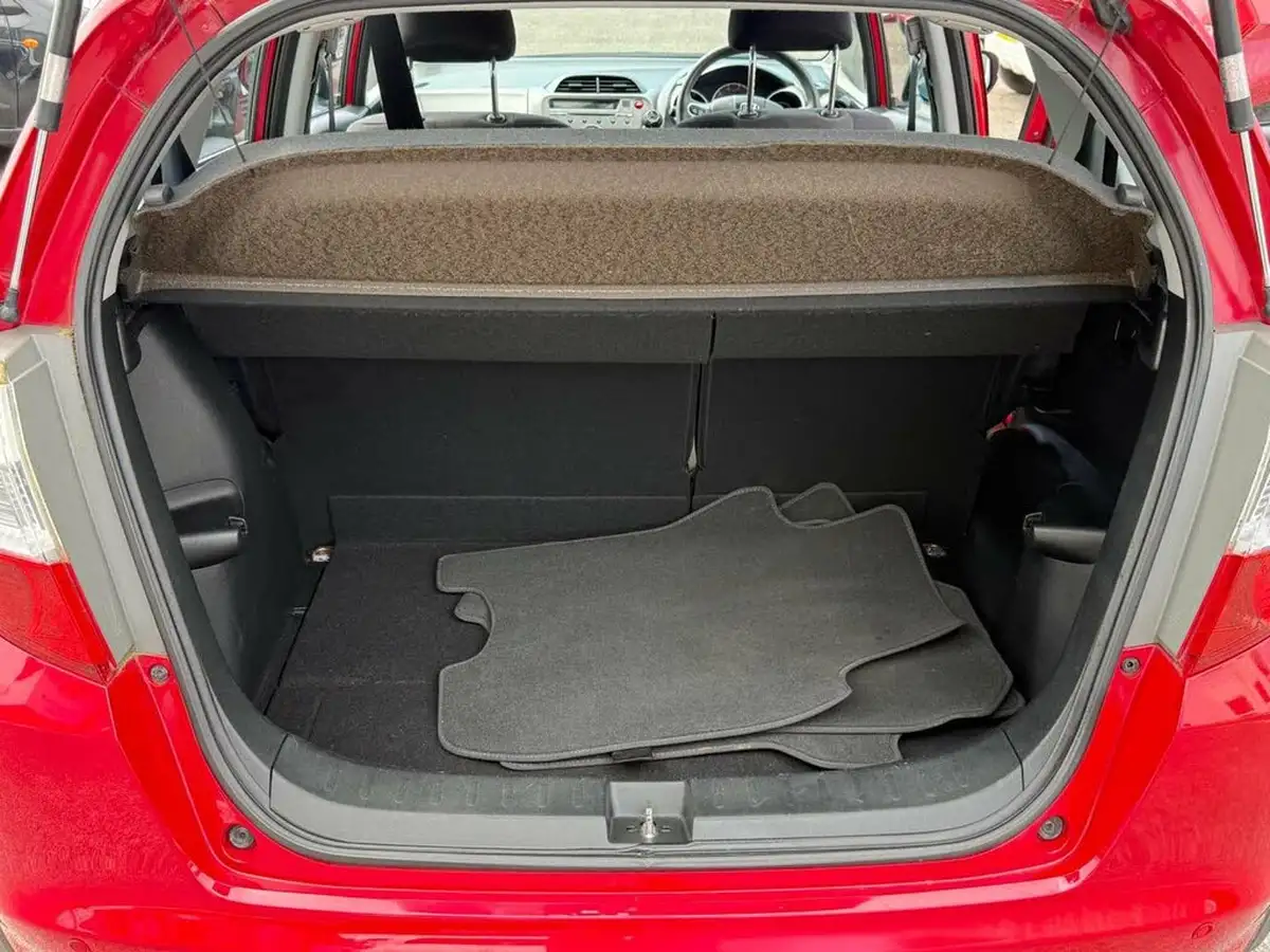 2010-honda-jazz-14-es-t-big-31