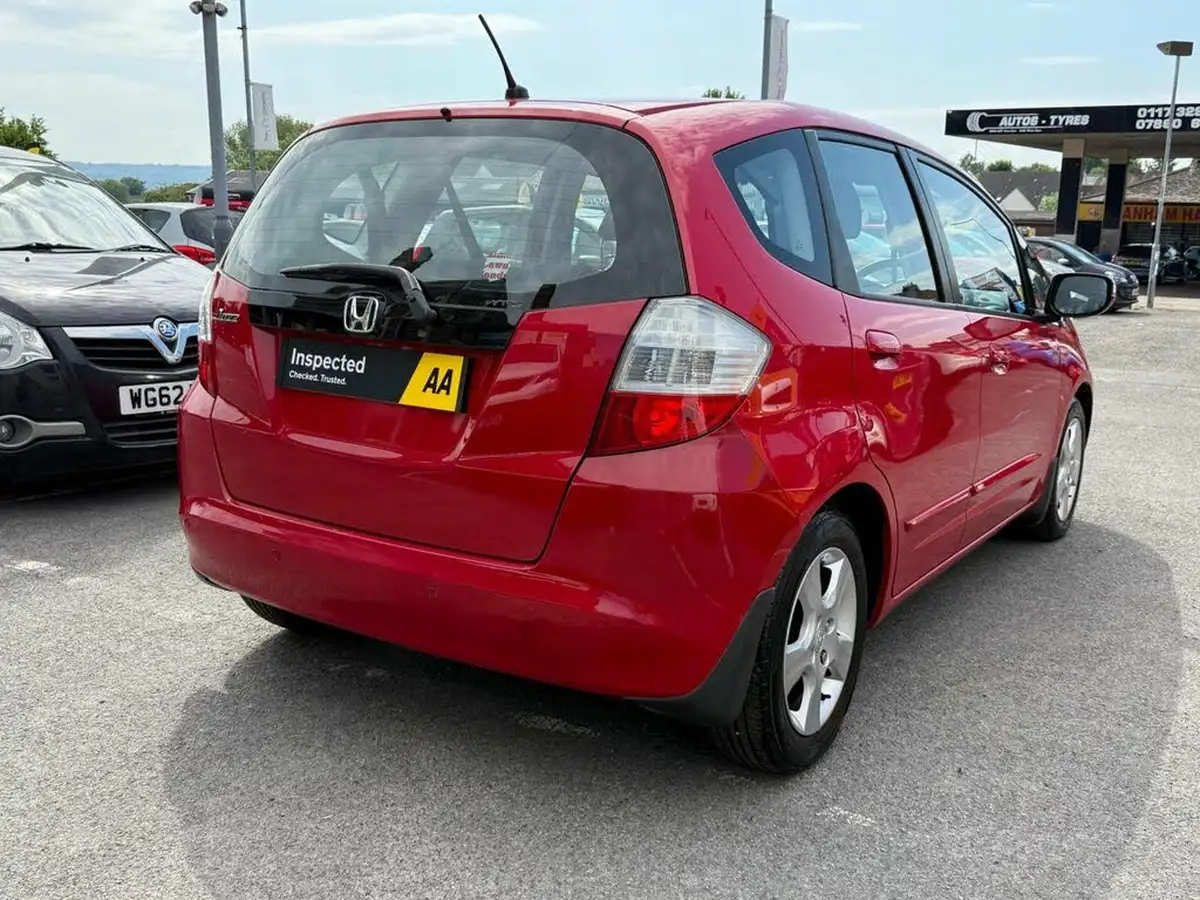 2010-honda-jazz-14-es-t-big-3