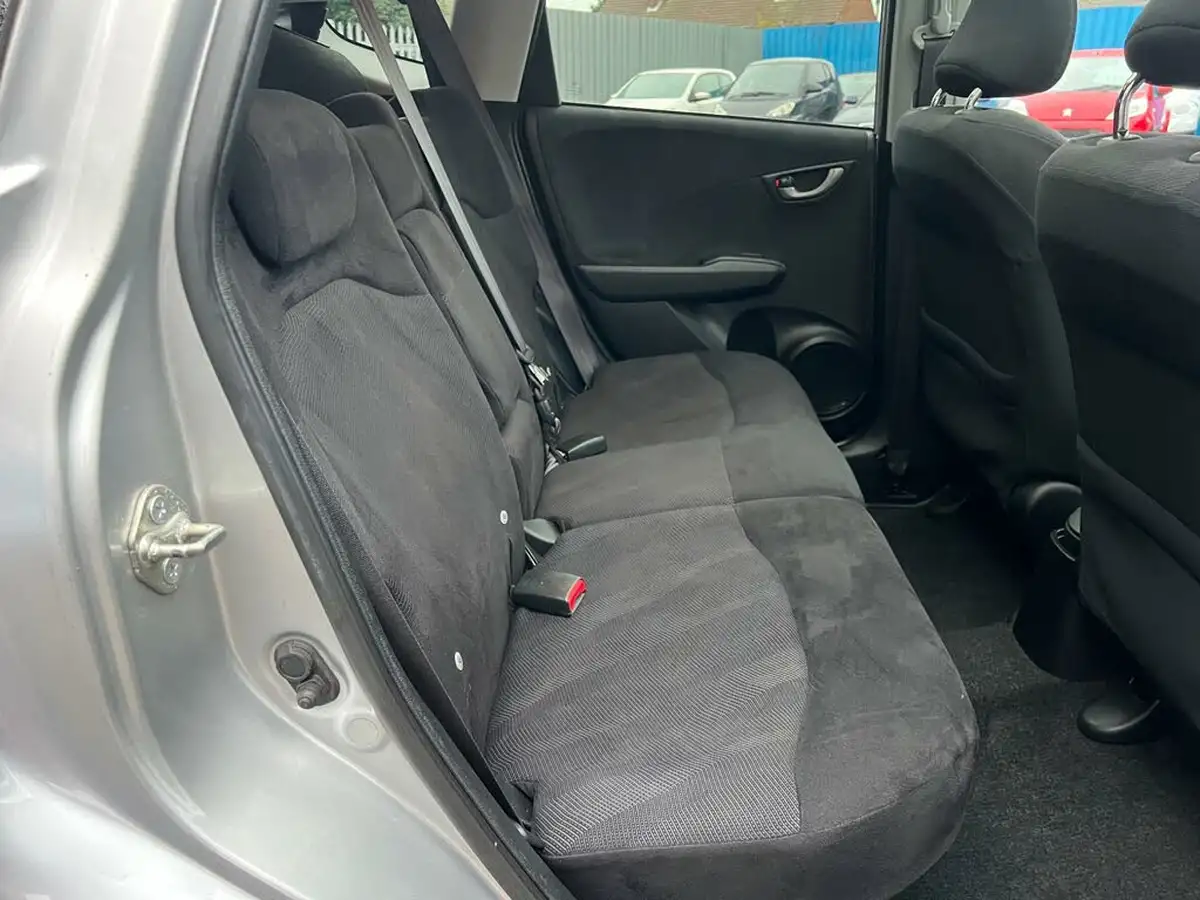 2011-honda-jazz-14-ex-big-14