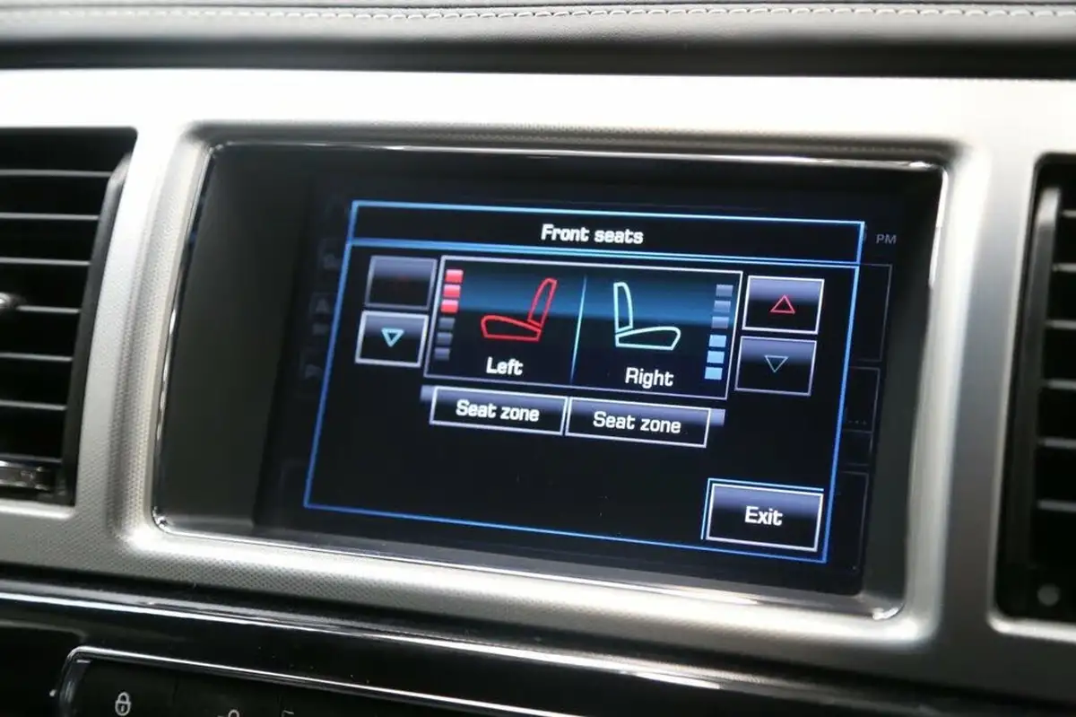 2014-jaguar-xf-30td-s-portfolio-v6-sportbrake-5d-big-34